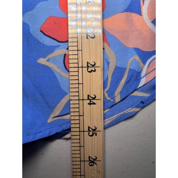 Talbots Blue Ruffle Trim Popover Floral Top Blouse Large Half-Placket‎ Buttons - Picture 9 of 10